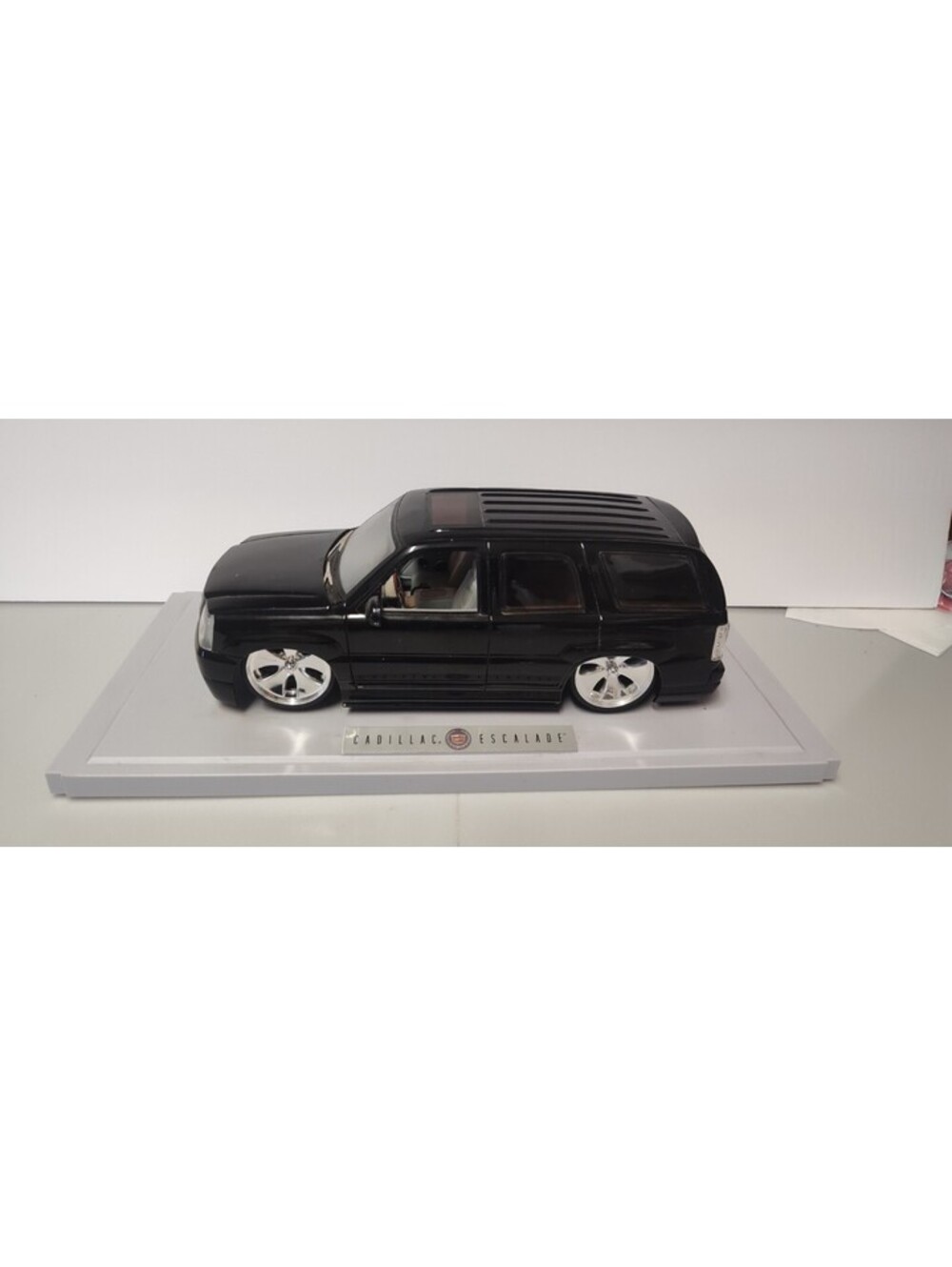 Jada Toys DUB CITY 2002 Cadillac Escalade Low Rider Diecast 1/24 Black No Box 🔥